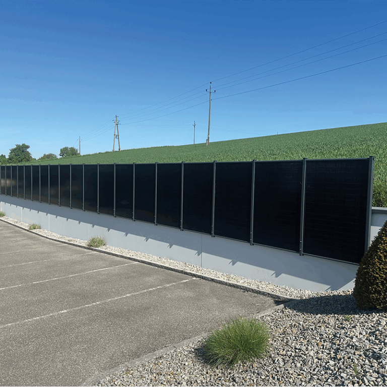 EHV-Group Gesamtansicht des PV Solarzauns